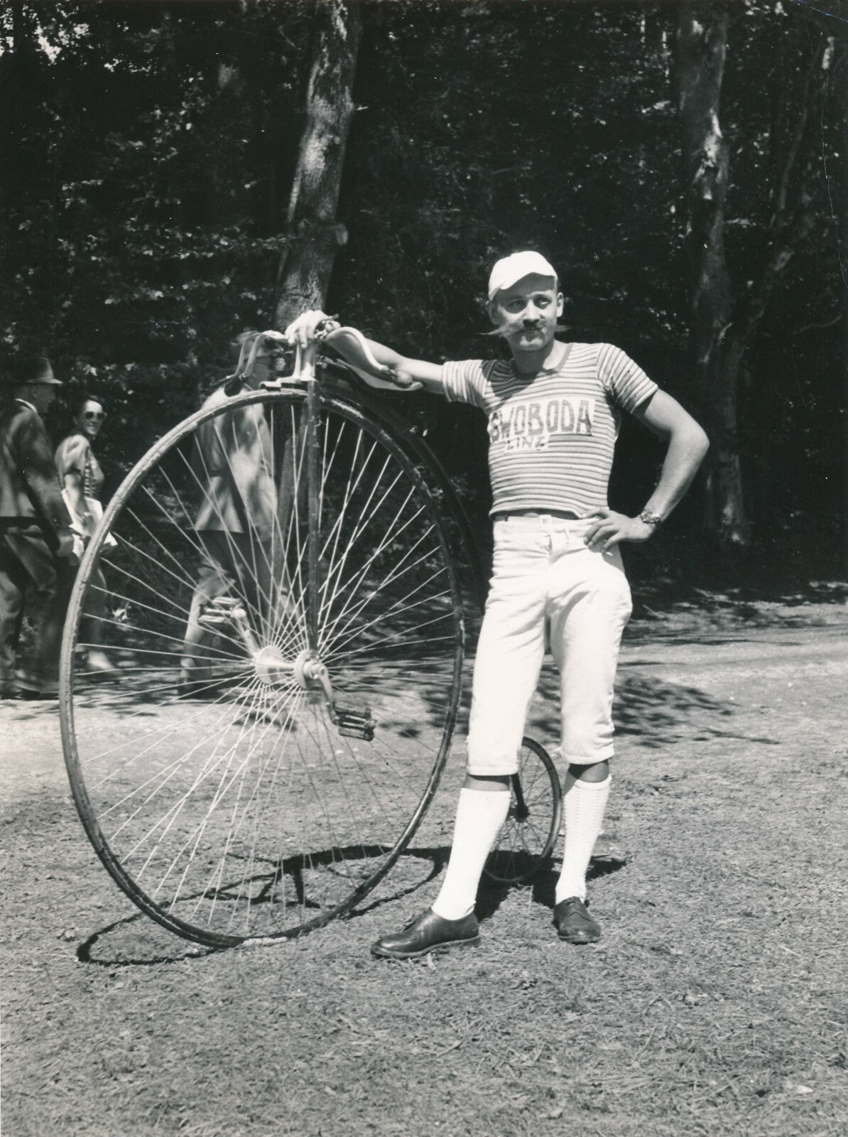 Cycle ancien le grand-bi vers 1910 photo photographie postérieur