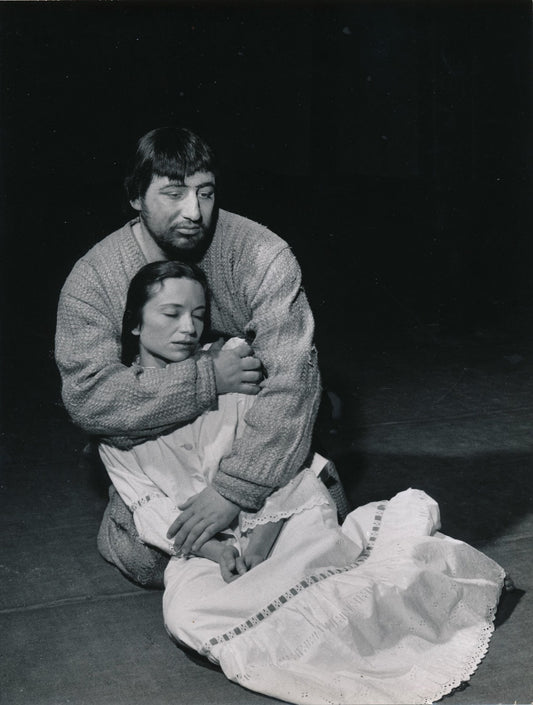 Photographie Agnès Varda théâtre cinéma argentique époque cachet dos comédiens