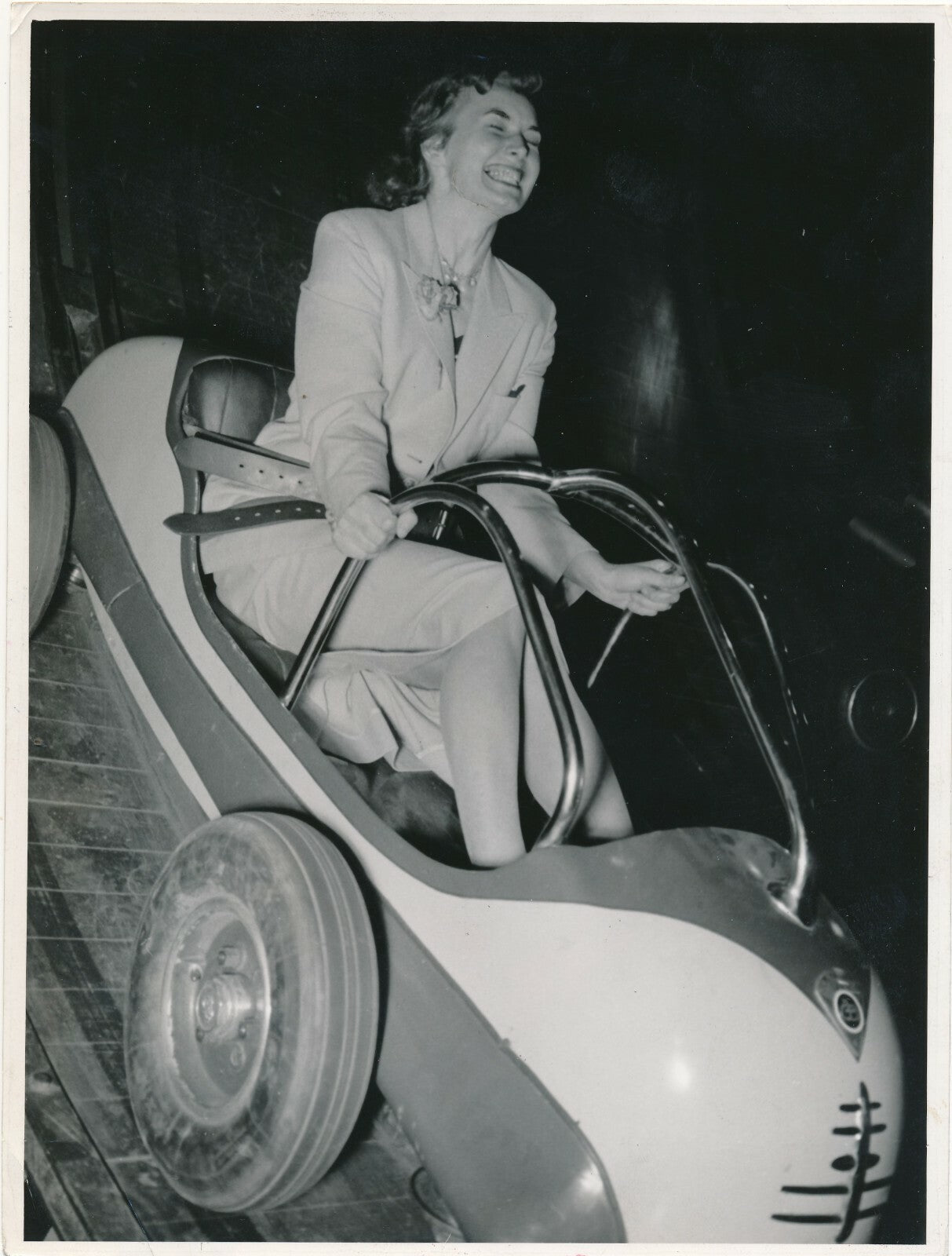 Looping automobile, 1951 photo photographie grimace Volker von Bonin