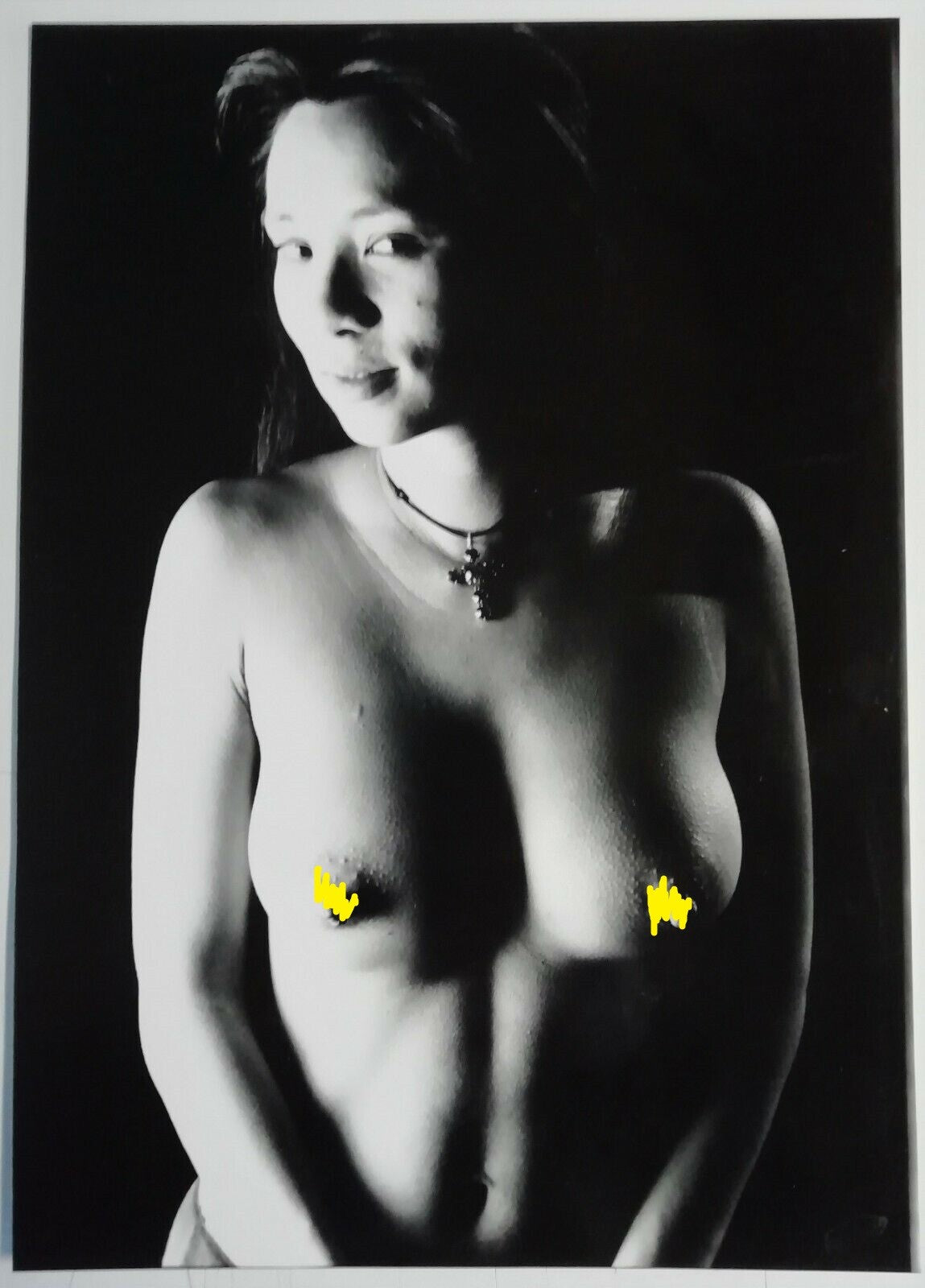 Etude femme asiatique courbes formes argentique grand format photographie