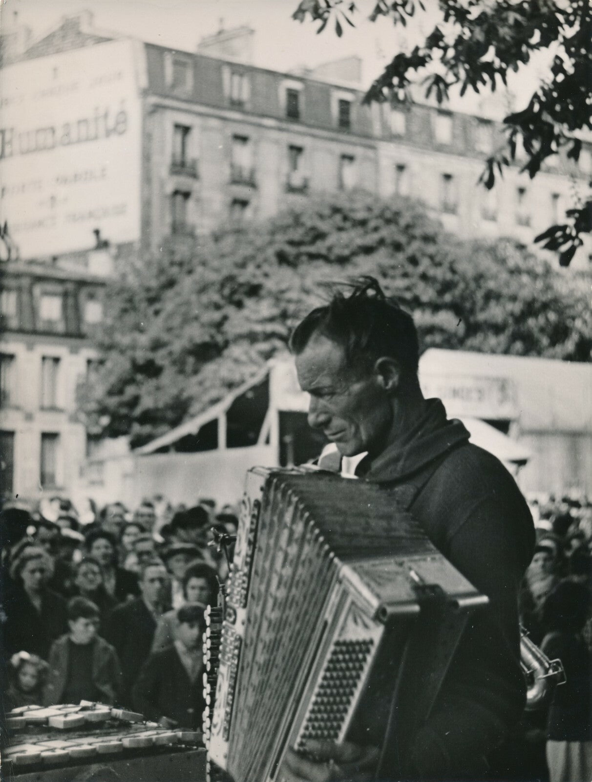 Musicien de rue photographe Georges VIOLLON accordéon photo ADEP