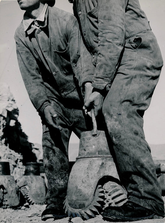 Tête forage industrie pétrole tirage argentique époque 1950 photographie
