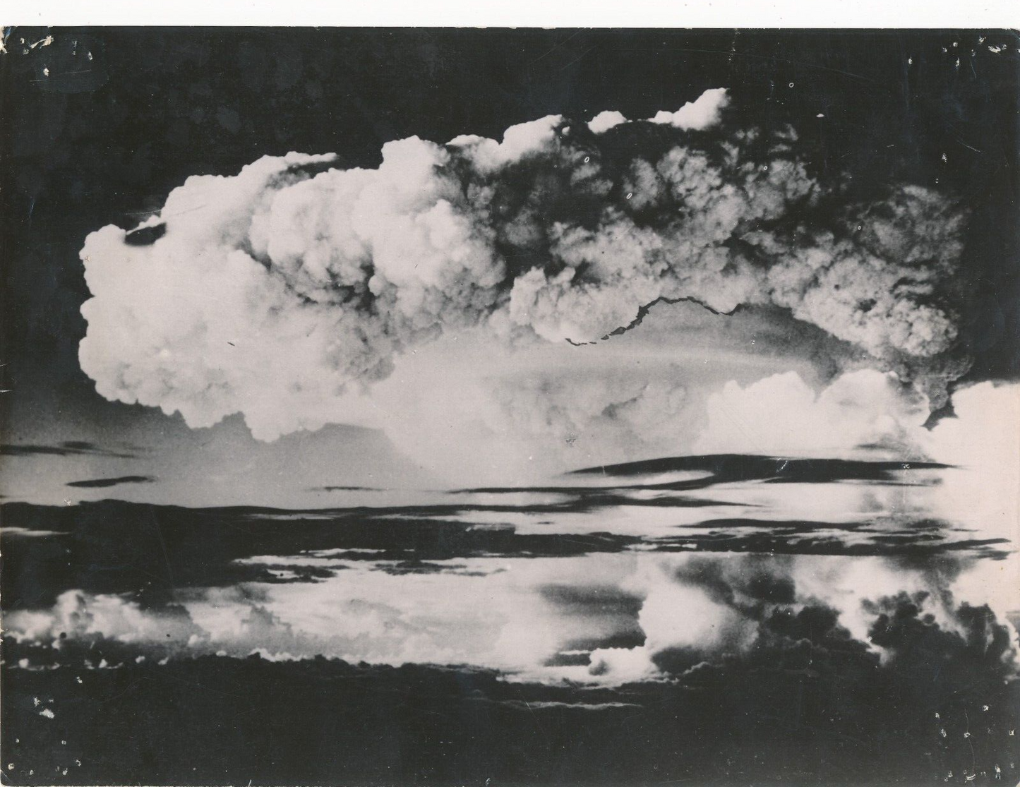 Ivy Mike première bombe H 1952 Eniwetok Etats-Unis photo photographie nucléaire