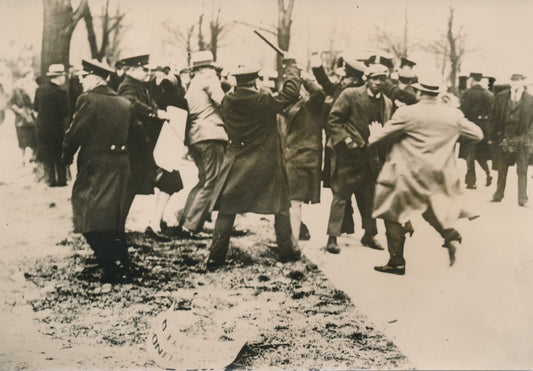 Répression manifestation communiste contre guerre Japon Washington 1932 photo