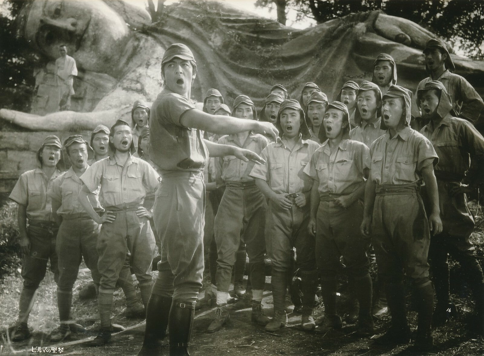 Cinéma Kon Ichikawa : Biruma no tategoto 8 photos époque vintage Harpe Birmanie