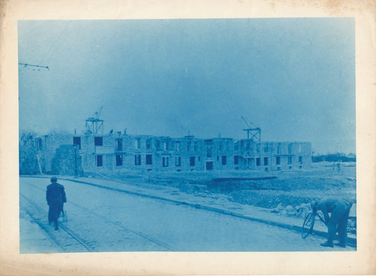 Chantier de construction habitation personnage Cyanotype photo photographie 