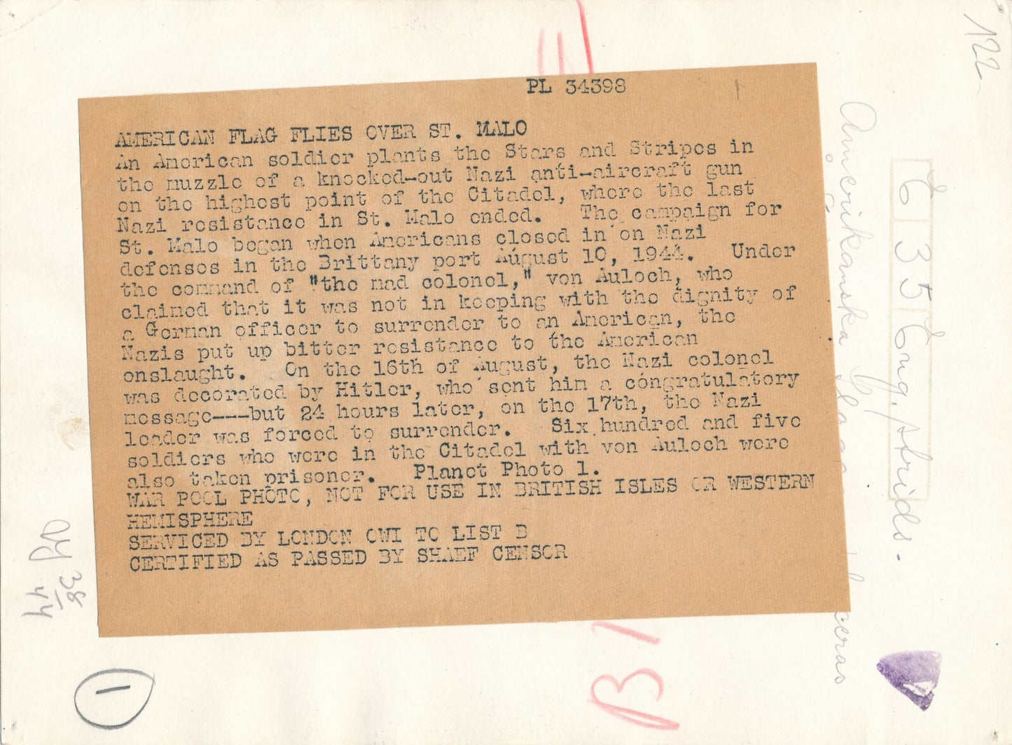 Drapeau américain hissé à Saint-Malo, citadelle, 1944 photo photographie époque