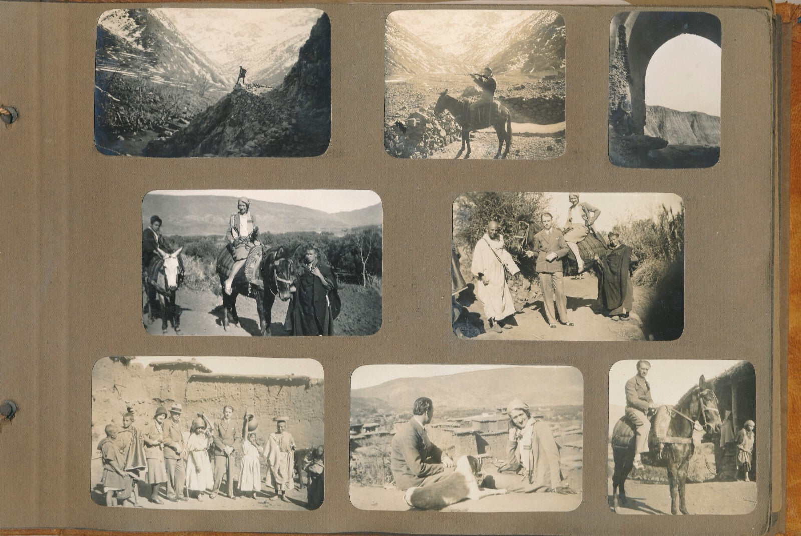 2 album photos illustrant la vie d'une femme (1920-1960) snapshots amateur