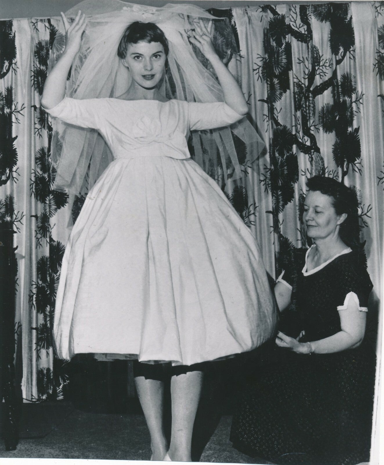Jean SEBERG et mère actrice mode mariage robe photo photographie époque