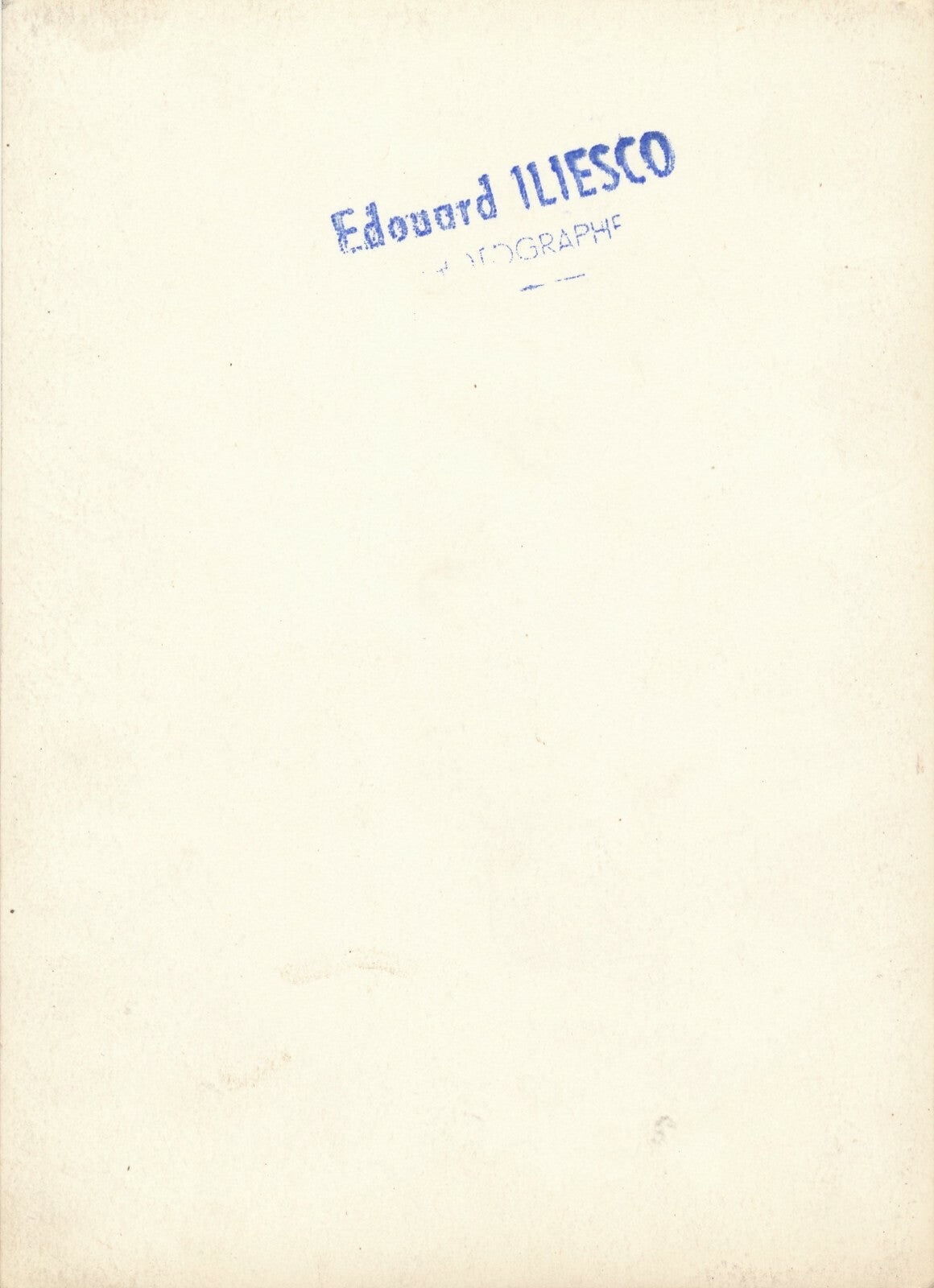 femme sourire ombre tirage argentique époque Ilesco photographie sexy nu