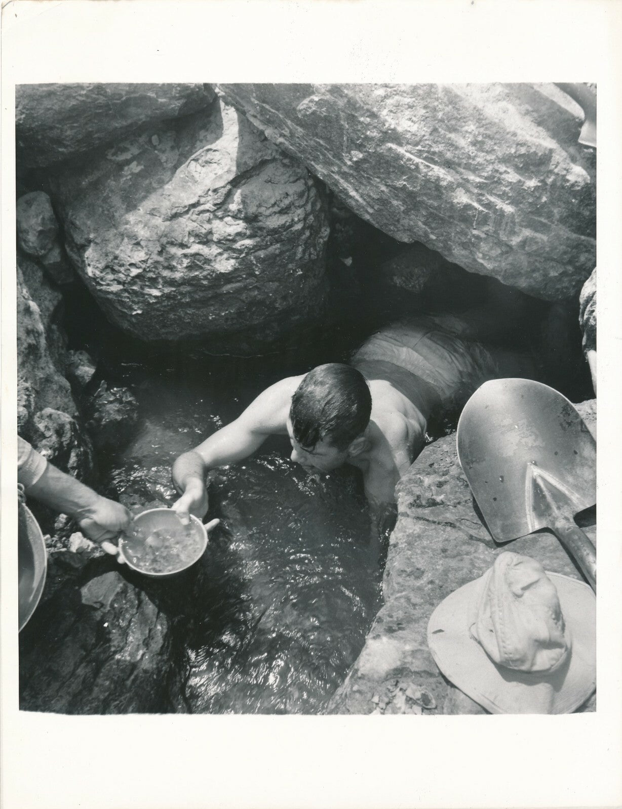 Chercheur or ? photo photographie argentique époque v. 1950-1960