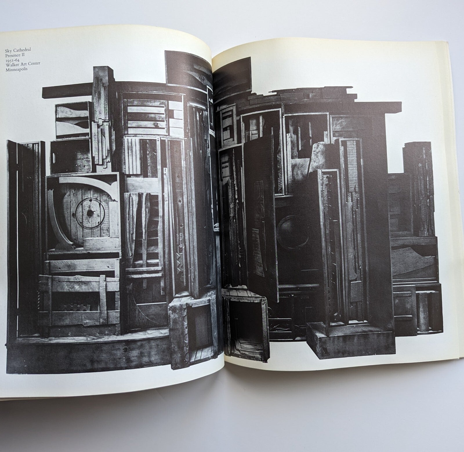 Louise NEVELSON catalogue exposition CNAC et photo, invitation, flyer 1974