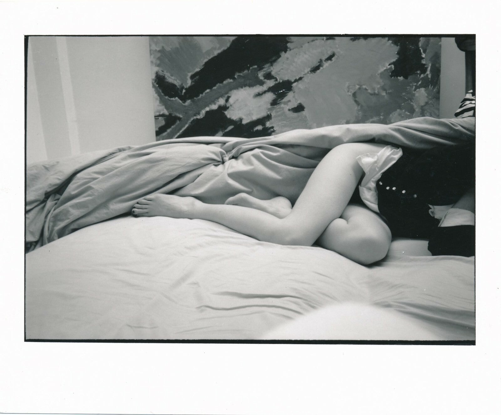 Photo lit jambes peinture tirage argentique 1980 papier RC anonyme n 2 sexy