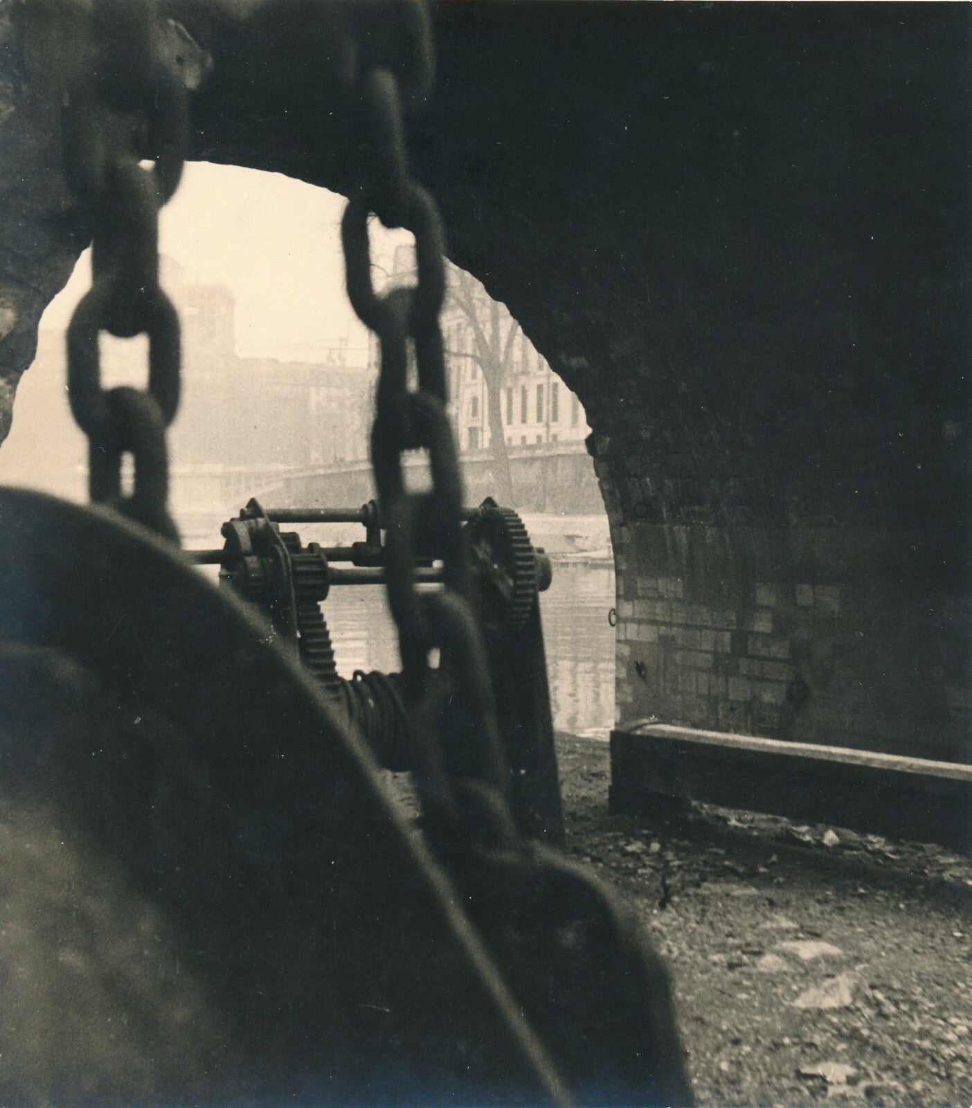 Chaînes barges à Paris Seine péniche x 2 photo photographie vintage époque