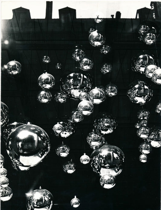 photographie Boules Noël photomontage Geza Vandor tirage argentique époque 