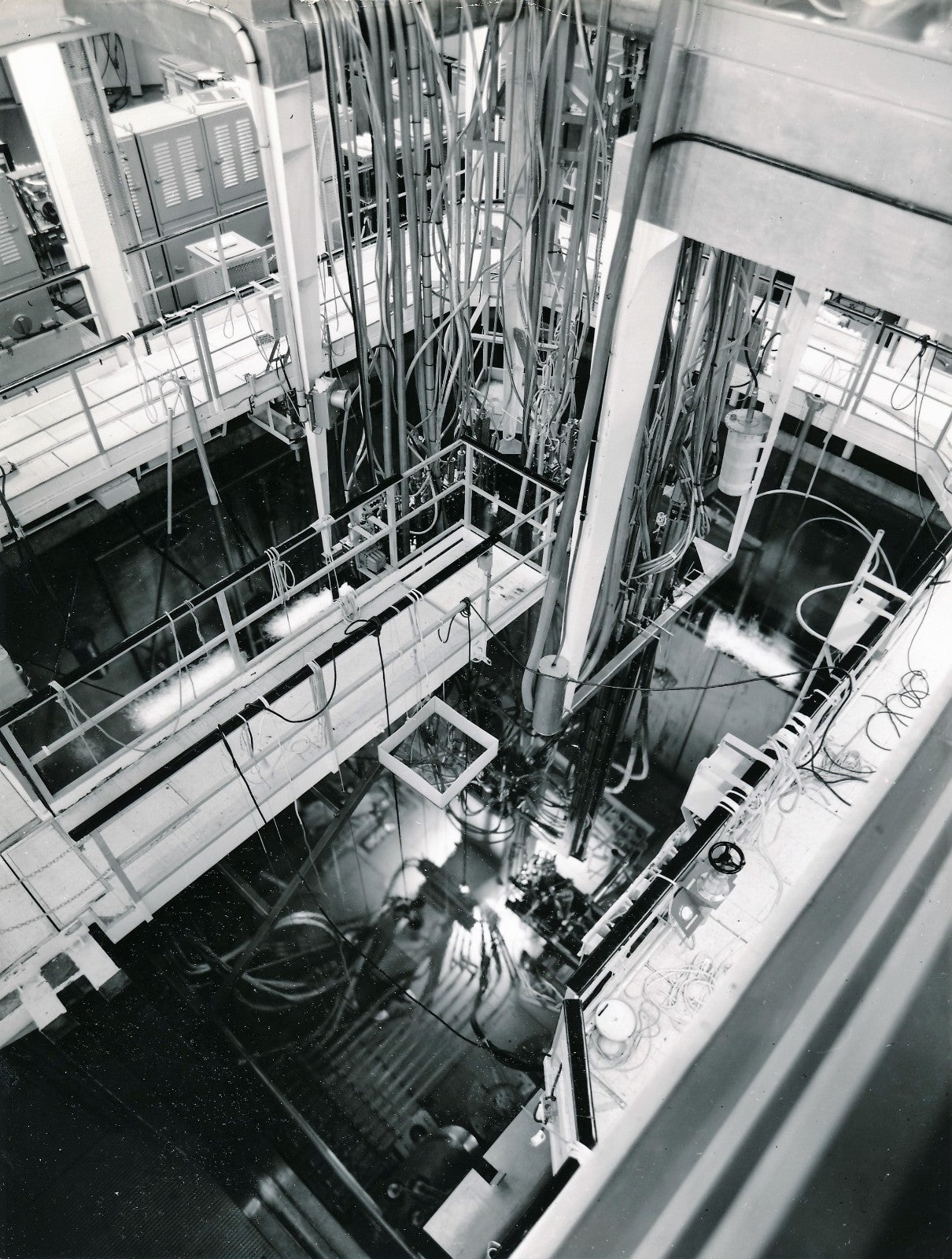 photo Nucléaire Cadarache Bouches-du-Rhône Osiris argentique époque Jahan