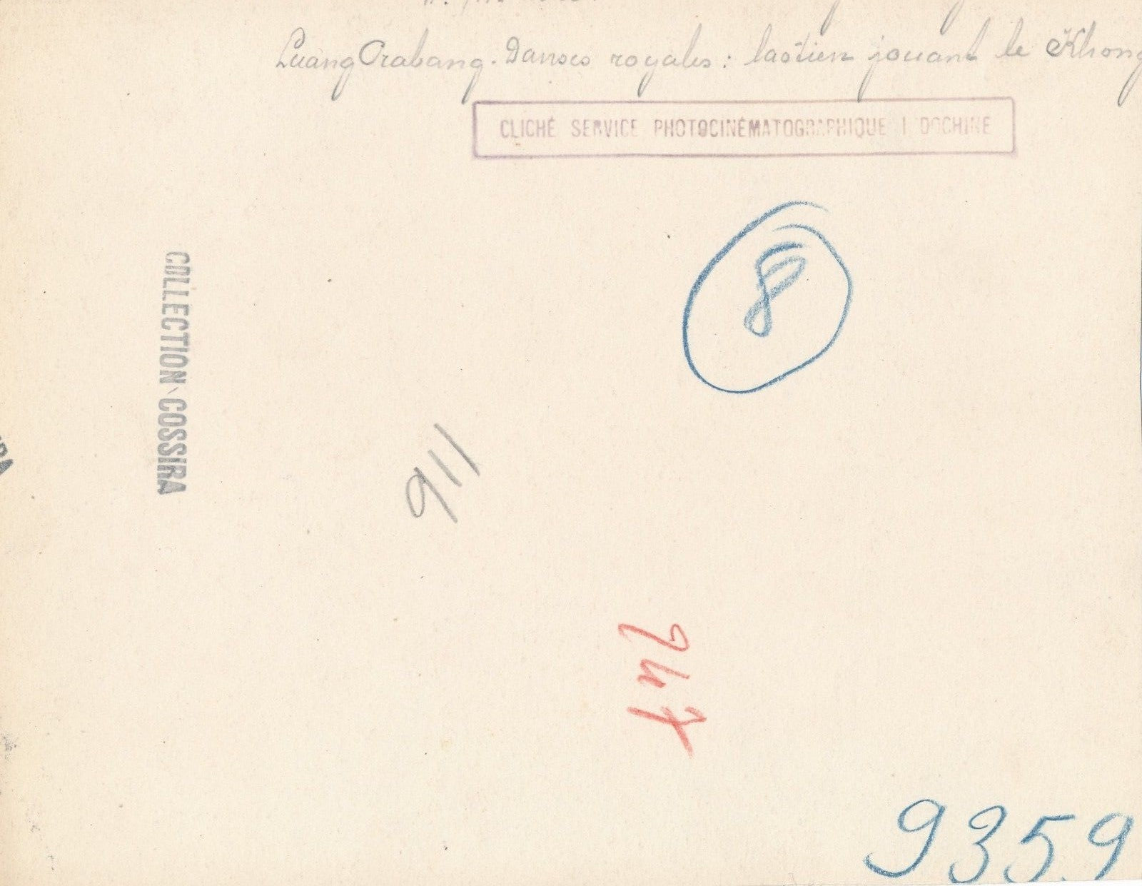 Luang Orabang Prabang Laos musicien jouant le khong photographie époque