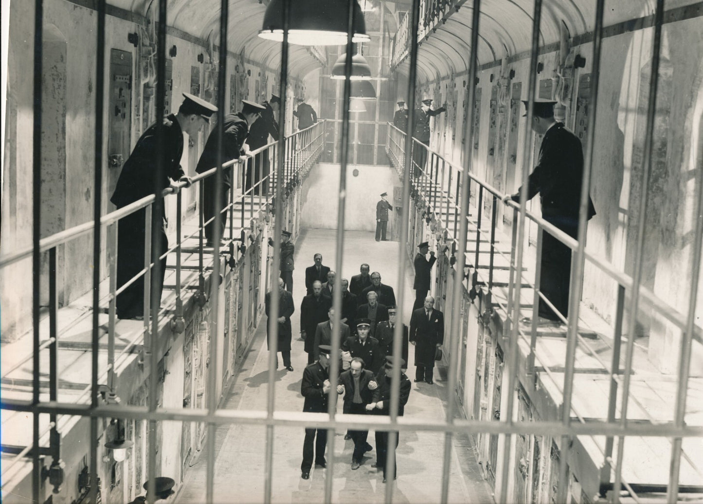 Film "Nous sommes tous des assassins" 1952 Robert Cayatte photo Sacha Mansour