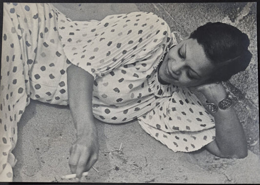 robe femme la cigarette années 30 photo photographie argentique vintage