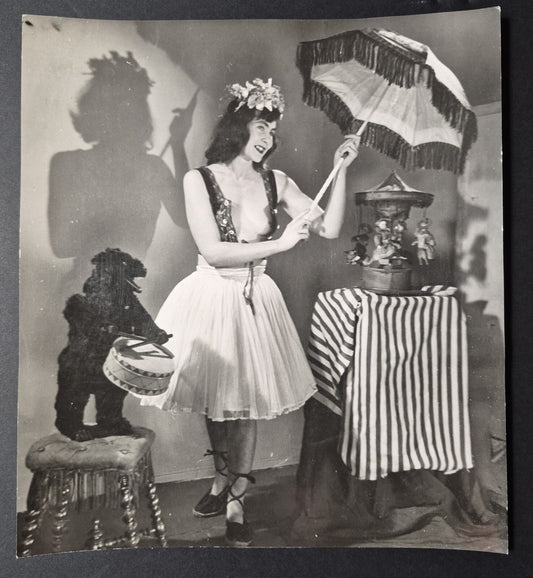 Music-Hall femme sexy ombre photo photographie époque humour