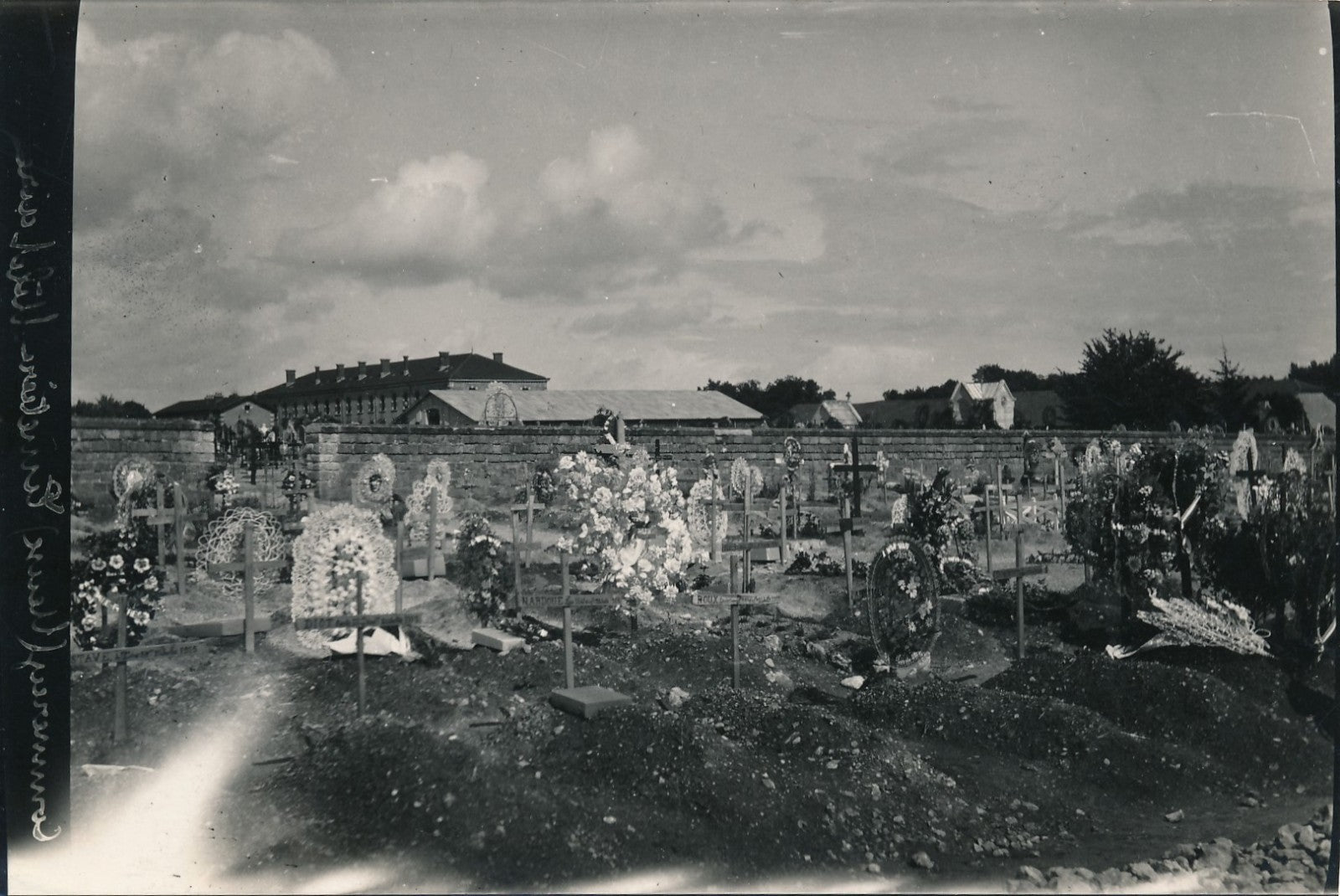 Photo Commercy Meuse Lorraine cimetière guerre Ire argentique époque v. 1920