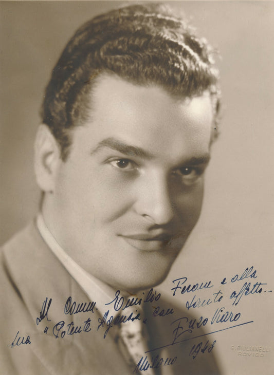 Enzo VIARO chanteur lyrique baryton opéra musique photo photographie signée