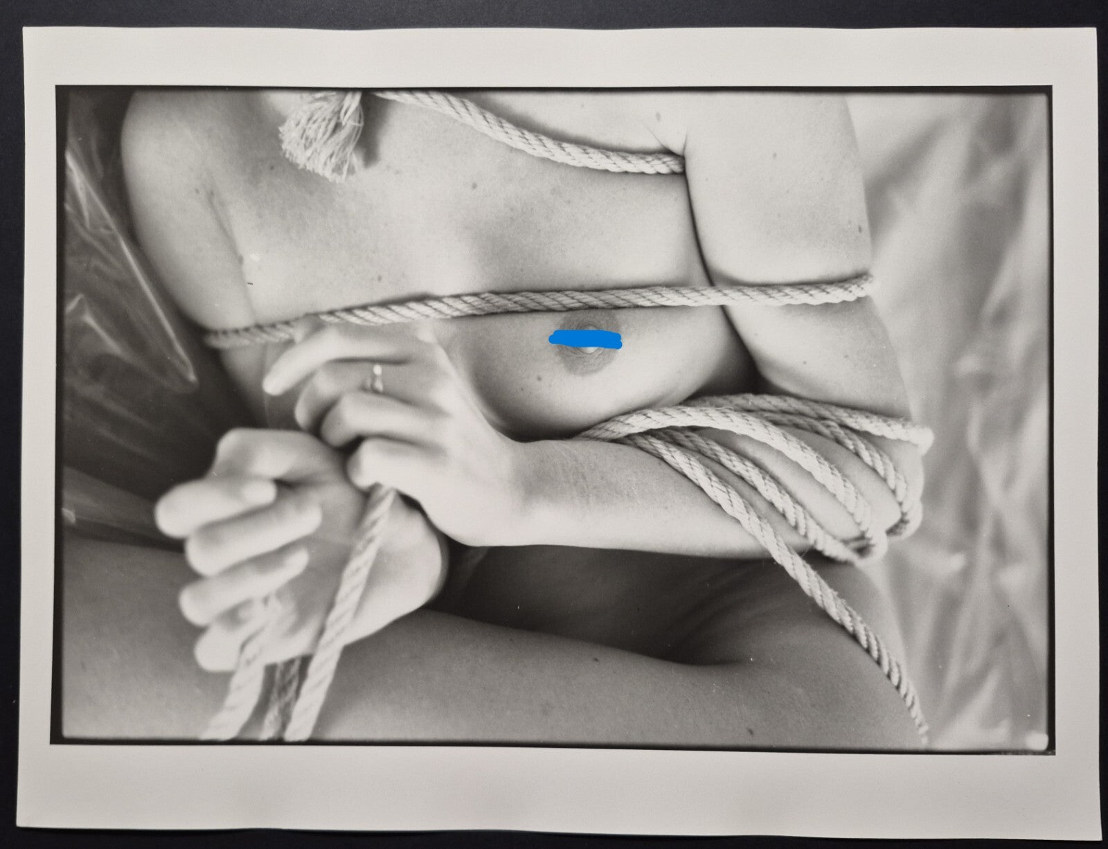 Femme nu bondage cordes poitrine photo photographie sexy