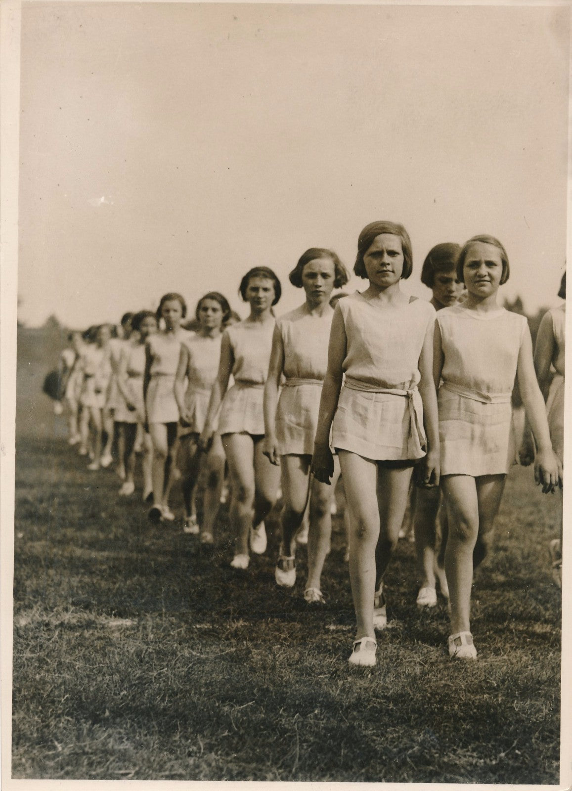Fête Sport féminin 1937 photographie argentique d'époque stade Pershing Paris