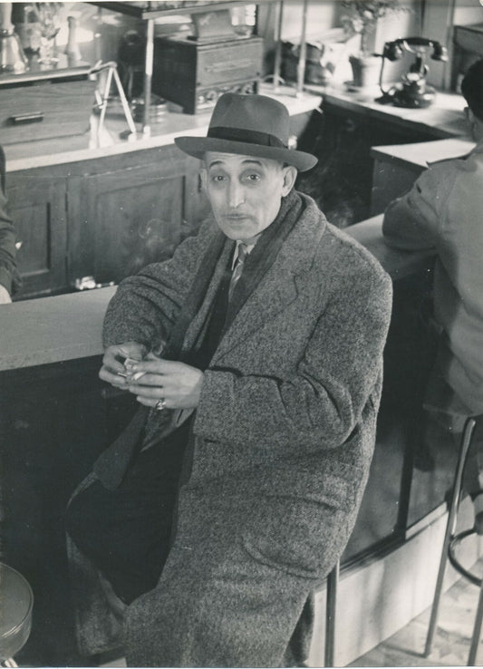 Georges VIOLLON Un homme dans un café photo photographie époque bar portrait