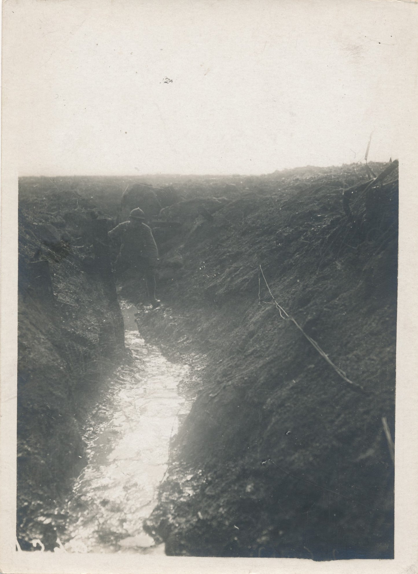 Guerre de 1914 1918 tranchée envahie par l’eau photo photographie époque