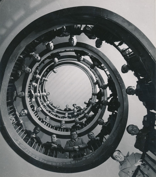 L escalier tournant et visages photo photographie époque années 60