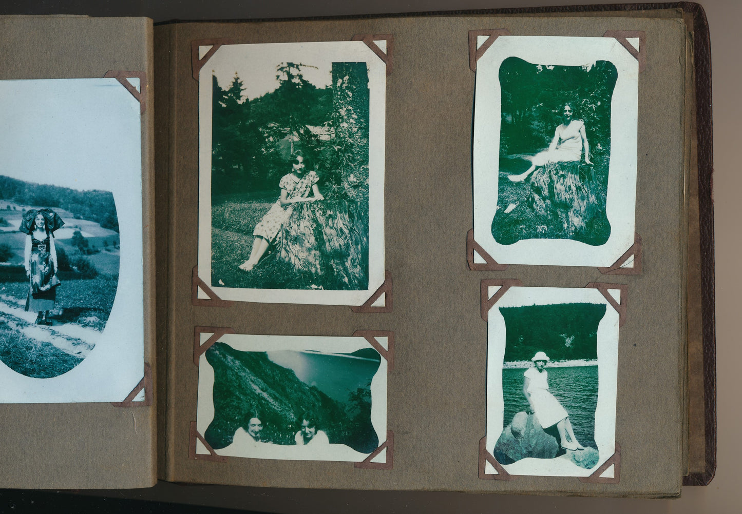 Bel album photo une jeune fille vers 1920 plus de 150 photographies "entre filles"