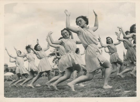 filles stade santé sport Occupation Pétain photo photographie censure 1941 danse