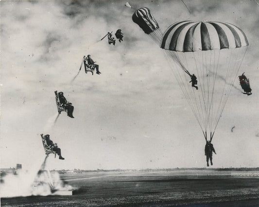 Photomontage éjection le F-1 05 D Republic Aviation photo photographie 1960