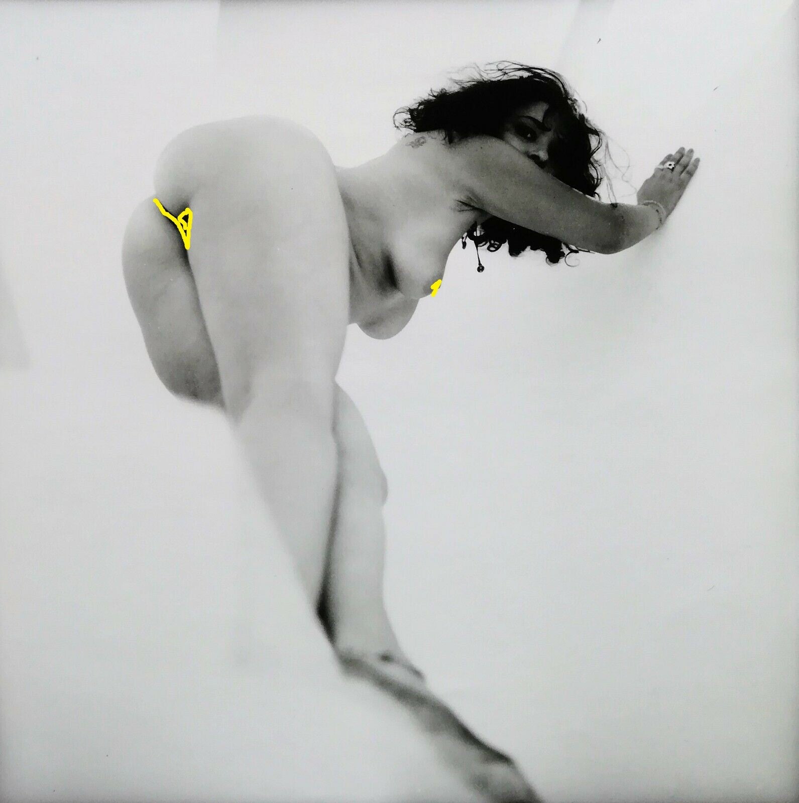 Photographie Etude, fesses tirage époque années 1980 corps jambes