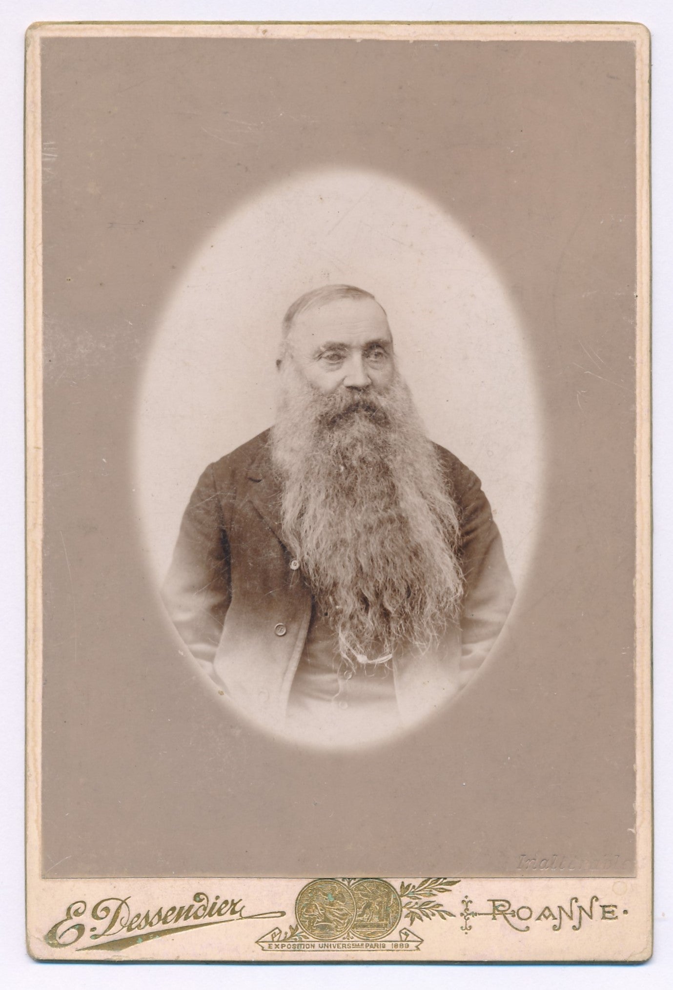 Homme avec barbe carte cabinet photo photographie Emile Dessendier Roanne