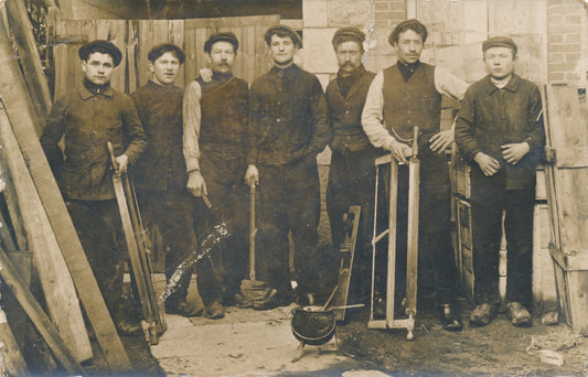 menuisiers bois outils travailleurs CPA v. 1910 outils