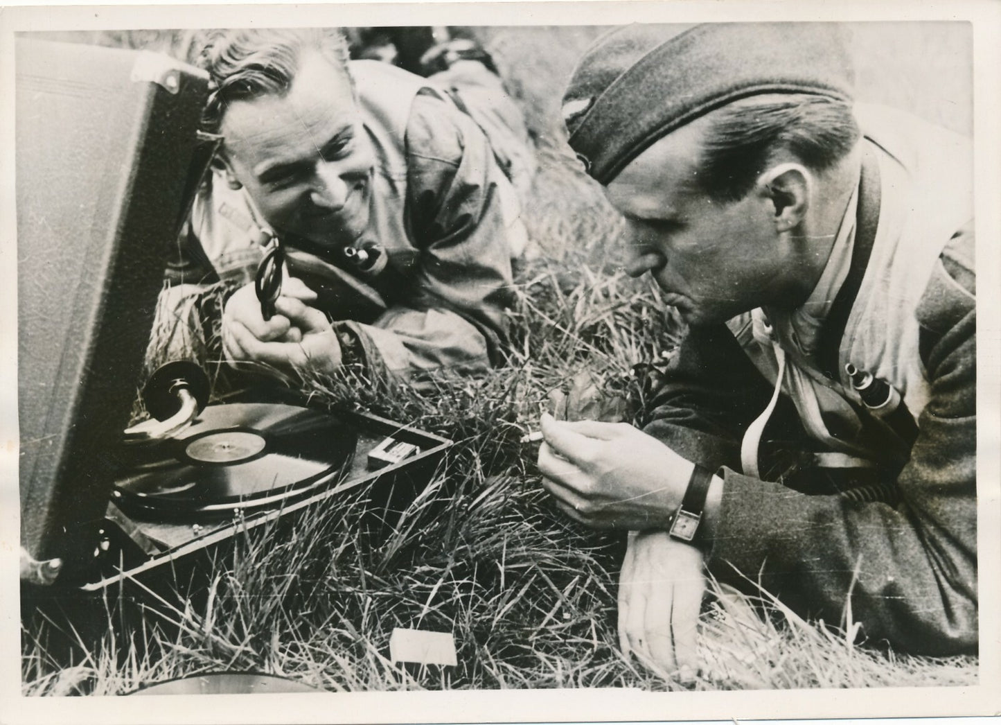 IIe Guerre Siegfried aviateur allemand chanson anglaise photo photographie