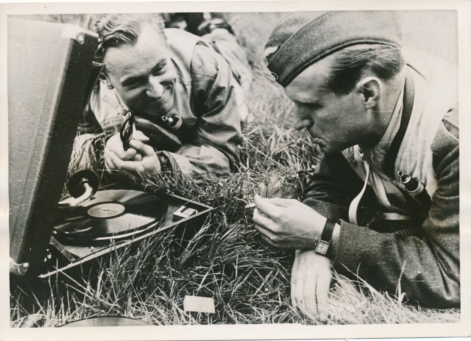 IIe Guerre Siegfried aviateur allemand chanson anglaise photo photographie