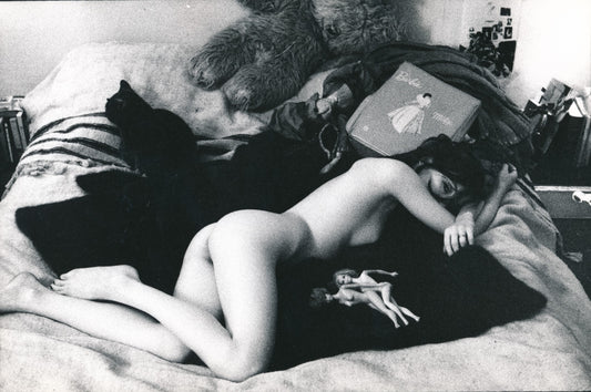 Composition sexy avec Barbie photo photographie femme allongée