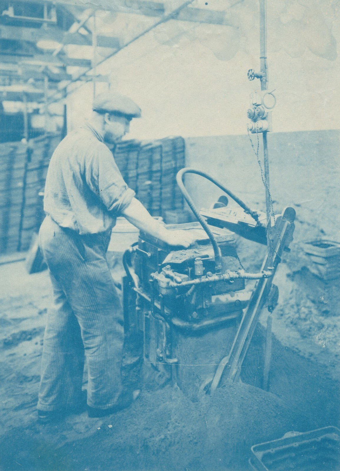 Ouvrier au travail photo photographie cyanotype 1900 machine industrie