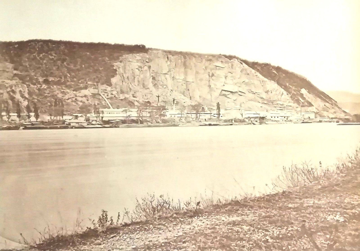 Usines à chaux ciment Lafarge Ardèche photographie Camille Brion Marseille 1878