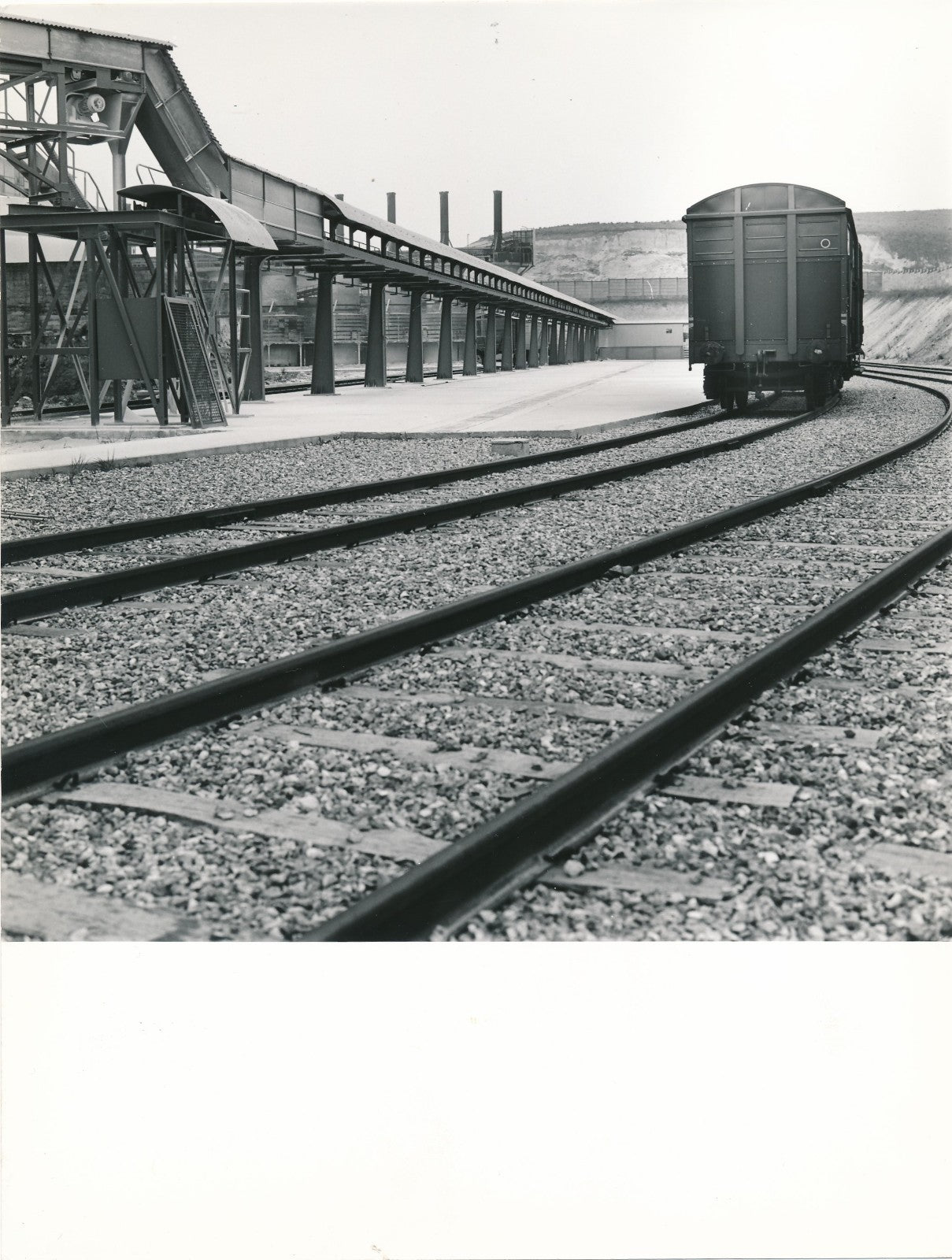 Photographie Industrie train transport usine Tirage argentique d’époque 1970